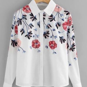 💕Host Pick💕 Camila floral embroidered blouse